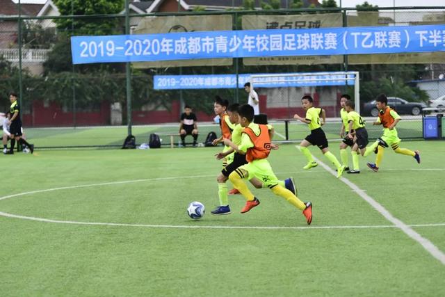 3000万英镑买下“丹麦爆点”，曼联这笔引援血赚